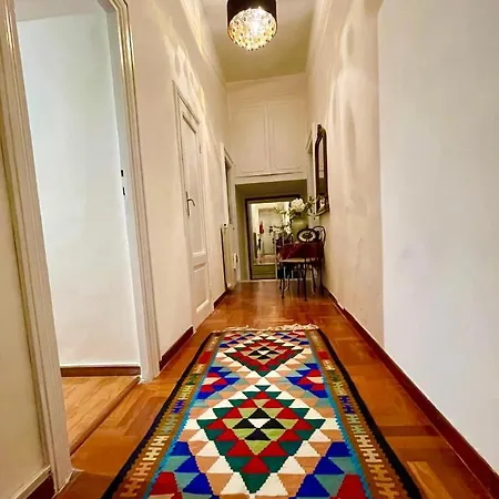 Parisa House * Rom