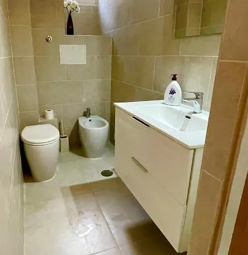 Parisa House 아파트