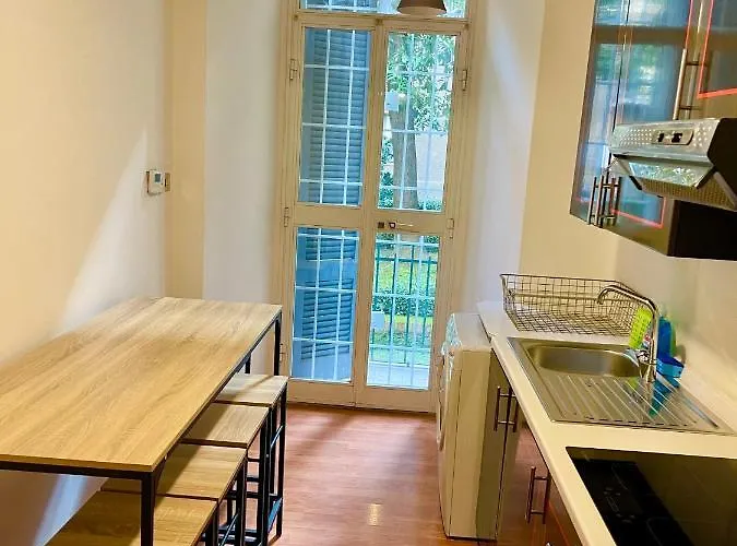 아파트 Parisa House *