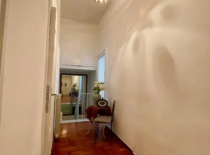 Parisa House 아파트 *