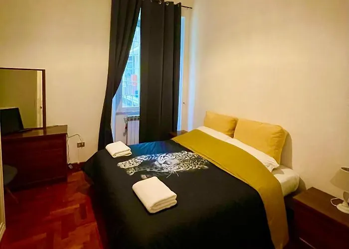 아파트 Parisa House